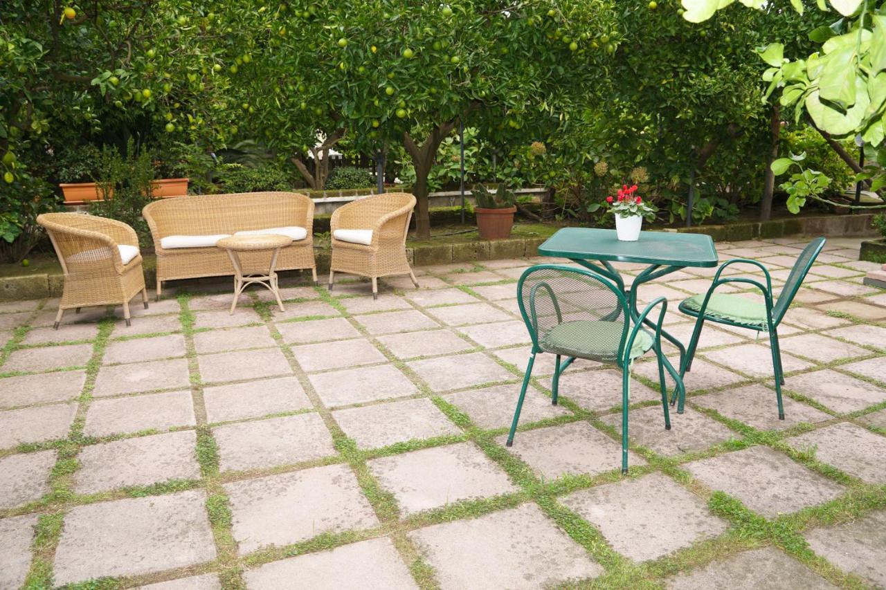 ホテル Il Glicine ソレント エクステリア 写真